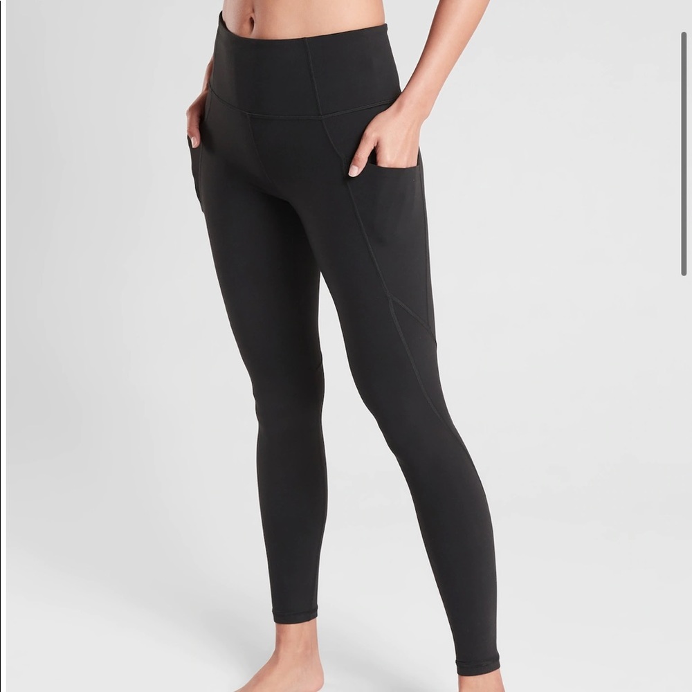 Athleta Salutation Stash Black